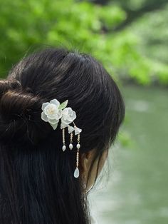 Material: high color retention pure copper hairpin, pearl whit colored glaze, natural freshwater pearl Size: hairpin length about 17 cm, tassel length about 12 cm Hairpins are all designed by Xiyin studio and handmade. They offer a unique and elegant beauty.  If you encounter problems during the purchase process, pls contact us in time. If you have any  questions after receiving the goods, please contact us to resolve. Flower Hairpin, Hairpin Accessories, Wedding Barrettes, Color Glaze, Copper Hair, Flower Hair Pin, Hair Stick, Clip Hair, Hair Sticks