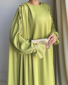 Green Modest Dress, Modest Outfits Muslim, Blouse Casual Fashion, Muslim Outfits Casual, Pics Inspo, Modest Dress, Modesty Fashion