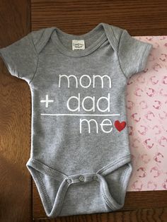 Newborn Cricut Onesie, Baby Cricut Ideas, Cricut Toys, Cricut Baby Projects, Baby Cricut Projects, Cricut Onesie Ideas, Cricut Onsies, Cricut Iron On Vinyl