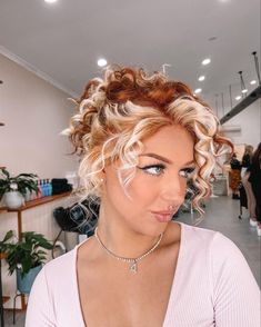 Chunky Highlight On Curly Hair, Blonde Peekaboos On Curly Hair, Color Blocking On Curly Hair, Copper And Blonde Balayage Curly Hair, Natural Curly Hair With Money Piece, Red With Platinum Blonde, Short Curly Red Hair With Bangs, Red With Blonde Highlights Short Hair, Orange Blonde Curly Hair