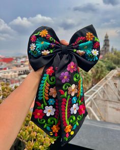 Mexican Hair Ribbons, Cute Mexican Outfits, Mexican Headband, Mexican Accessories, Mexican Hairstyles, Mexican Quinceanera Dresses, Ballet Hairstyles