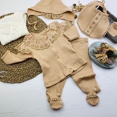 Cute Beige Playtime Sets, Cute Fitted Beige Set, Ribbed Outfit, Baby New Year, Girl Clothes Baby, Girl Coming Home Outfit, Girls Coming Home Outfit, Baby Gift Box, Newborn Sets