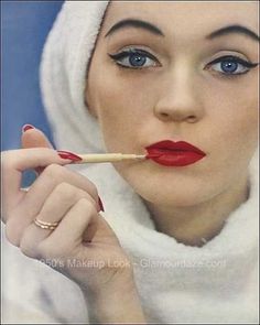 Vintage Makeup Ideas, 1950’s Makeup, 1940s Makeup Tutorial, 1950s Hair And Makeup, 1930s Makeup, 1940s Makeup, 1950s Makeup, New Look Ideas