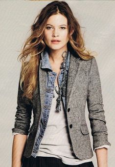 Hunting Style, Navy Blazers, Women Blazers, Cute Blazers, Moda Chic, Transition Outfits, Mode Inspo