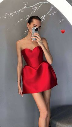 Red Wedding Dress Short, Birthday Guest Outfit, Red Carpet Short Dress, Glam Dress Short, Short Dresses Party Night, Structured Mini Dress, Classy Short Dresses, Party Food Ideas, Outfits For School