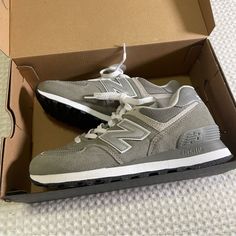 New Balance 574 Core In Grey Brand New In Original Box! Size: Us Women's 7 #Newbalance #574 #Nwt #Sneakers #Shoes New Balance Shoes 574, New Balance 574 Core, New Balance 452, New Balance 515, Summer List, Girl Heaven, Yoga Shoes, New Balance Blue, Shoes New Balance