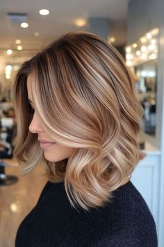 Bob Hair Color, Hair Color Caramel, Gorgeous Hair Color, Brown Hair With Blonde Highlights, Edgy Short Hair, Haircuts For Medium Hair, Bob Haircuts For Women, Hair Color And Cut, Short Haircut