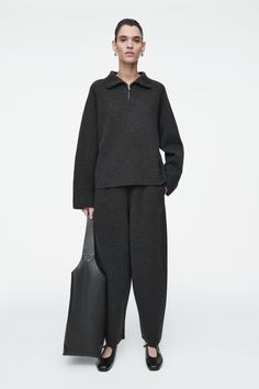 MERINO WOOL BARREL-LEG TROUSERS Shape Wear, Komplette Outfits, Trouser Jeans, Wool Coat, Jeans Dress, Merino Wool