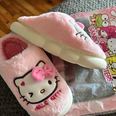 Brand New In Bag Cute Synthetic Slippers With Round Toe, Cute Closed Toe Synthetic Slippers, Cute White Synthetic Slippers, Cute Soft Synthetic Slippers, Cute Indoor Synthetic Slippers, Sanrio Sandals, Hello Kitty Slippers Aesthetic, Sanrio Slippers, Sanrio Shoes