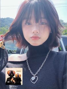 Straight Short Hair With Bangs Asian, Short Haïr Cut For Straight Hair, How To Straight Bangs, Grunge Straight Hair, Haircut For Straight Hair Girl, Short Side Bangs Long Hair, Straight Hair Haircuts Women, Short Bob Side Bangs, Straight Bangs Short Hair