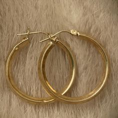 Classic And Elegant Hoop Earrings In 14k Solid Yellow Gold. They Are Over 1 Inch Wide And Round Shaped. They’re Thick And Have Lots Of Gold In Them. They Have Snap Back Closure. Hoop Earrings Are Timeless And Fantastic For Everyday Wear. Easy To Dress Up Or Down. And They’re In 14k Solid Gold Not Plated Or Filled, So You Can Wear Them Forever! Great Vintage Condition, Ready To Wear. They Would Make A Great Gift For Someone Special Or Yourself. Vintage, Antique, Retro, 14k, 18k, 10k, Filigree, Es Xoxo Jewelry, Victorian Art Deco, Golden Hoops, Victorian Art, Large Hoop Earrings, Snap Back, Gold Hoops, Solid Yellow, Christmas Ideas