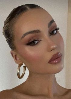 Mekap Mata, Classy Makeup, Prom Eye Makeup, Glossy Makeup, Smink Inspiration, Makijaż Smokey Eye, Fancy Makeup, Foto Tips, Glowing Makeup