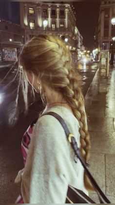 Hair Stylies, American Beauty, French Braid, Dream Hair, 가을 패션, Hairstyles For School, Aesthetic Hair, Hair Updos, Pretty Hairstyles