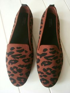 One New Pair of Market & Spruce Leopard Patterned Brown/Black Flats. Women's Size 11  (EUR 42.5)   Sure to be enjoyed! High-quality durable-fabric flats in a fun all-over Leopard pattern. What's pictured is packaged!  I use TLC when packing your item.  :) 5625HTN smoke/pet-free Comfortable Flat Slip-ons For Fall, Comfortable Fall Slip-ons, Medium Width Slip-ons For Fall, Fall Medium Width Flat Slip-ons, Brown Flat Shoes, Printed Flats, Market And Spruce, Brown Flats, New Market