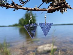 These geometric earrings are light weight and delicate. Stained Glass Earrings, Glass Creations, Glass Ideas, Geometric Earrings, Glass Earrings, Jewelry Art, Jewelry Earrings Dangle, Stained Glass, Etsy Earrings