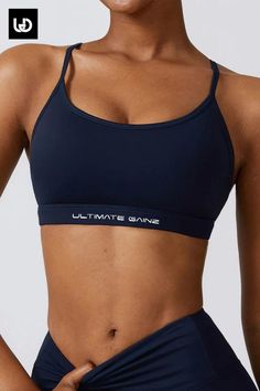 Hailey | Naadloze BH Marineblauw Enjoy the comfort and style of the Hailey bra, carefully crafted from a luxurious blend of 78% nylon and 22% spandex. This exceptional combination feels wonderfully soft on your skin and provides a feeling of soft comfort when worn. #haileysportsbra #marineblauw #navyblueactivewear #fitnessfashion #workoutessentials #supportivestyle #gymchic #fashionforward #comfortmeetsstyle #haileystyle #athleticfashion #fashioninspo Gym Chic, Workout Essentials, Everyday Luxuries, Athletic Fashion, Comfortable Fashion, Workout Tops, Your Skin, Fitness Fashion, Fashion Forward