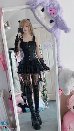 Gothic Mode, Alt Outfits, Rock Outfit, Halloween Costume Outfits, Goth Girl, Foto Poses, Cute Cosplay, Swaggy Outfits