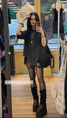 emo grunge outfit inspo Look Grunge, Goth Outfit, Mode Hippie, Grunge Outfit, Pastel Outfit, Emo Grunge, Estilo Punk, Punk Outfits