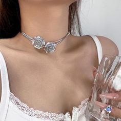 5 business days order processing time. 31cm + 8cm adjustable chain. Korean Fashion Cute, Rose Choker, Choker Designs, Rose Applique, Layered Choker Necklace, Layered Chokers, Rose Pendant, Rose Style, Rose Necklace