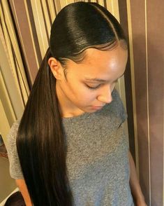 Edges Low Ponytail, Low Slick Ponytail Weave, Middle Part Slick Back Ponytail Weave, Braid Slick Back, Hairstyles With Edges, Hairstyles Sleek, Slick Back Ponytail, Long Ponytail Hairstyles, Back Ponytail