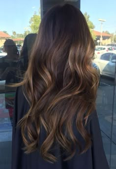 Balliage Hair, Hazelnut Hair, Brunette Hair With Highlights, Brunette Balayage Hair, Brown Hair Balayage, Trendy Hair Color, Balayage Brunette, Brown Blonde Hair