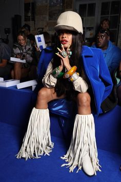 Erykah Badu Was Paris Fashion Week’s Clear Street Style Winner Erykah Badu Style, Row Fashion, Erykah Badu, Different Shades Of Pink, Best Outfits, Toy Blocks, Stripe Skirt, Style Icon, All The Best