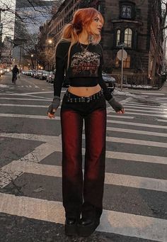 Womens Metal Fashion, Dressed Up Edgy Outfits, Night Luxe Aesthetic Outfit Casual, Rock Band Style Outfits, Concert Outfit Metallica, Goth Girlfriend Outfit, Lowkey Punk Outfits, 00s Punk Fashion, Chic Punk Outfits