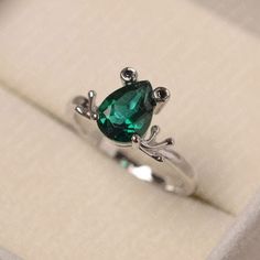 Frog Love, Emerald Anniversary, Frog Ring, Original Engagement Rings, Jewel Design, May Birthstone Rings, June Birthstone Ring, Pear Cut Engagement Rings, Green Emerald Ring