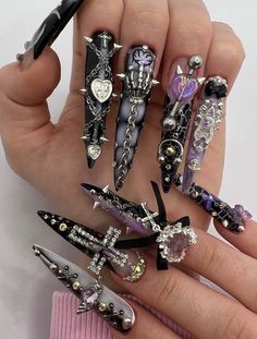 Goth Nails 2023, Goth Bling Nails, Ongles Goth, Gothic Nails, Edgy Nails, Glamorous Nails