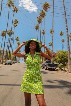 Summer Cotton Halter Dress For Vacation, Cotton Halter Dress For Vacation, Casual Green Fitted Halter Dress, Spring Cotton Halter Dress For Day Out, Fitted Halter Dress For Summer Day Out, Cotton Halter Dress For Day Out, Summer Cotton Halter Dress, Spring Cotton Halter Dress, Spring Cotton Halter Neck Dress