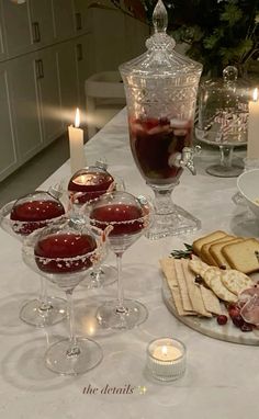 Christmas Dinner Aesthetic Friends, Christmas Eve Dinner Aesthetic, Aesthetic Christmas Cocktails, Classy Christmas Party Food, Shabbat Dinner Aesthetic, Holiday Dinner Aesthetic, Christmas Eve Dinner Decor, Christmas Eve Hosting, Classy Dinner Party Aesthetic