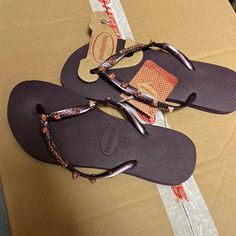 Havaianas Women's Slim Hardware Flip Flops Aubergine/Aubergine Sandal 35/36 Brazil (Us Men's 4/5, Women's 5/6) M Brand New With Tags Adjustable Purple Round Toe Flip Flops, Purple Flip Flops, Glitter Flip Flops, Havaianas Flip Flops, Beach Flip Flops, Slipper Sandals, Flip Flop Slippers, Brown Sandals, Thong Sandals