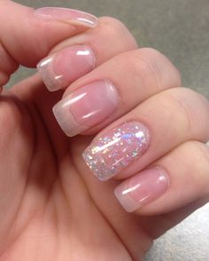 Short Clear Nail Designs, Clear Mail With Design, Clear Sns Nail Designs, Short Nails Clear Pink, Clear Glitter Acrylic Nails Short, Clear Polish Nail Designs, Shellac Clear Nails, Clear Manicure Ideas, Clear Nails Ideas Short