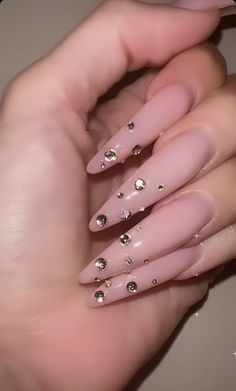 Kardashian Nails 2023, Long Almond Nails Designs Classy, Supermodel Nails, Nails Inspiration Baddie, Khloe Kardashian Nails, Nails With Crystals, Nails 2023 Fall, Kardashian Nails, Estilo Khloe Kardashian