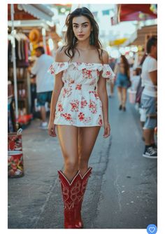 Red cowboy boots outfit idea Outfits For Concerts, Concert Look, Cowboy Boots Outfit, Boots Are Made For Walking, Inspo Fits, Boots Outfits