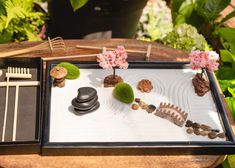 Zen garden, relaxation, meditation, mindfulness, beauty, home decor, office decor Japanese Meditation, Zen Desk, Meditation Place