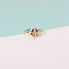 Fantastic summer flower ring by ISEA Fine Jewelry. ➤ Ring Details * 14k / 18k Yellow Gold or Yellow Sterling Silver * Gold Color Options; 14K / 18k White, Yellow, Rose Gold * Sterling Silver Color Options; Yellow, Rose, White * Icon Width: 9.70 mm * Icon Length: 9.35 mm * Band Width: 1.90 mm * Thickness: 1.40 mm * Ready to Ship 3-5 Business Days 💍 ISEA Jewels' pieces are handcrafted by 10-15 years of experienced craftsmen and made to order in a very short time. 🎁 All pieces come in a quality a Labor Day, Gold Leaf Rings, Gold Flower Ring, Minimalist Gifts, Leaf Ring, Solid Gold Rings, Flower Ring, Gold Flowers, Gold Style