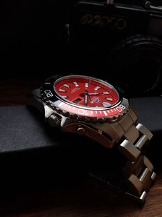 Vintage Men's Watch Orient Diver Automatic With Calendar - Etsy Ukraine Red Automatic Chronograph Watch With Round Dial, Red Automatic Watches With Round Dial, Red Automatic Watch With Round Dial, Mens Wrist Watches, Vintage Timepiece, Big Watches, Vintage Watches For Men, Watch For Men, Waterproof Watch