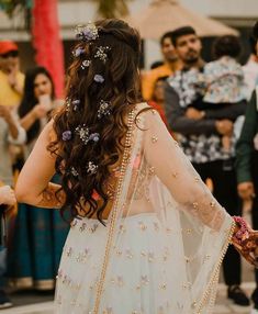 Hairstyle Hairstyles For Gowns, Bridal Hairstyle Indian Wedding, Half Up Half Down Hairstyle, Down Hairstyle, Hair Style On Saree, Engagement Hairstyles, Bridal Hairdo, Traditional Hairstyle, Bridal Hair Buns