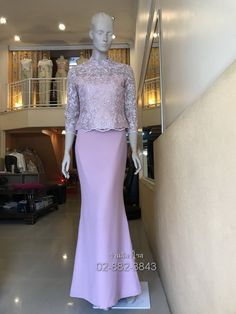 Gaun Bridesmaid Hijab Satin, Inspirasi Bridesmaid, Outfit Kondangan Casual, Baju Tunang, Baju Kurung Moden Style, Pola Kebaya, Atasan Brokat, Outfit Kondangan