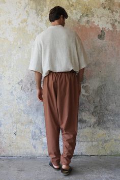 Brown Relaxed Fit Straight Parachute Pants, Brown Baggy Linen Bottoms, Brown Tapered Leg Harem Pants With Relaxed Fit, Baggy Brown Linen Pants, Brown Relaxed Fit Harem Pants With Tapered Leg, Brown Relaxed Fit Linen Pants, Brown Linen Pants With Relaxed Fit, Brown Linen Relaxed Fit Pants, Brown Relaxed Fit Harem Pants