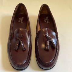 Loafers, Unworn *Not Boxes *Not Labels At The Time Of Sending It, You Can Be Sure That It Was Sent Well Protected. 100% Leather Upper Size: 9b Pink Moccasins, Mexican Sandals, Tassel Shoes, Asics Running Shoes, Trending Sandals, Moccasins Shoes, Driving Loafers, Platform Loafers, Men Loafers