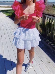 Preppy Birthday Fits, Preppy Dressy Outfits, Preppy Fancy Outfits, Preppy Dinner Outfit, Preppy Birthday Outfit, Preppy Skirt Outfits, Preppy Skirts, Ruffle Skort