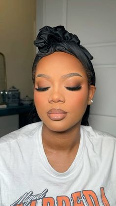 Pinby: @theaishaaaa 💞 Natural Makeup Glam Black Women, Natural Makeup Look On Black Women, Soft Glam Makeup For Graduation, Soft Bridesmaid Makeup Black Women, Graduation Make Up Look Natural, Soft Glam Makeup No Lashes, Matric Makeup Ideas, Prom Makeup For Light Skin, Natural Face Makeup Look