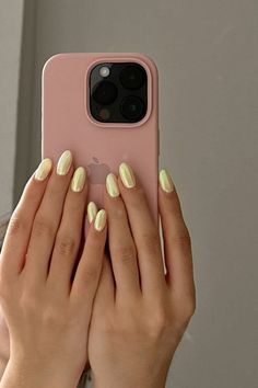 Pale Yellow Nail ideas #womenfashion #naildesign #summernail #springfashion #trends Light Nails Ideas Short, Glazed Yellow Nails, Summer 2024 Gel Nails, Summer Nails Colors 2024, Nail Color Trends 2024 Summer, Trendy 2024 Nails, Trending Gel Nails 2024, Trendy Nails 2024 Summer, Summer 2024 Nails Trend