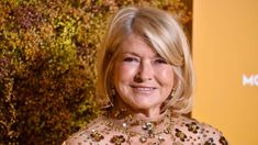 Thinking of adding chickens to your yard? Martha Stewart shows us how to design the perfect coop Kris Jenner House, Dinner Hosting, Martha Stewart Kitchen, Martha Stewart Living, Unsung Hero, Fall Kitchen, Fad Diets, Cosmetic Procedures, Skin Tightening