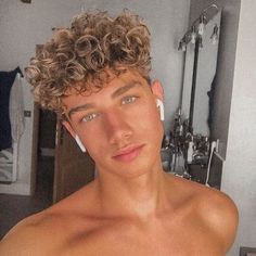 Blonde Pony, Hairstyles For Teenage Guys, Boys Curly Haircuts, Baseball Boy, Italy Instagram, Boys Haircut, Men Haircut Curly Hair, Blonde Tips, Teenage Guys