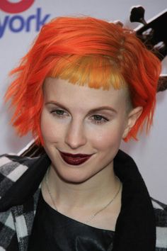 Hayley Williams Side Part Undercut, Red Pixie Haircut, Orange Bob, Colored Bangs, Bangs Side Part, Oblong Face Hairstyles, Undercut Hairstyle, Heart Radio, Bangs Side