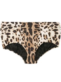 Hit the pool or the beach in shameless style. These leopard print high-waisted bikini bottoms from Dolce & Gabbana are adorned with the label's iconic logo plaque. Go wild. Featuring a leopard print, a gold-tone logo plaque, a high waist and an elasticated waistband. Swimwear must be tried on over your own garments. Designer Beach Wear, Stefano Gabbana, Brown Leopard, Dolce E Gabbana, Beachwear For Women, Designer Style, Dolce & Gabbana, Pop Fashion, Leopard Print