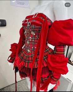 Red Ruffled Corset Costume Dress, Red Ruffle Corset Dress For Costume, Red Ruffled Corset Dress For Costume, Preformance Outfits, Looks Street Style, Mode Inspo, Performance Outfit, Edgy Outfits, Stage Outfits